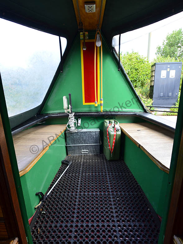 4151welldeckP.jpg